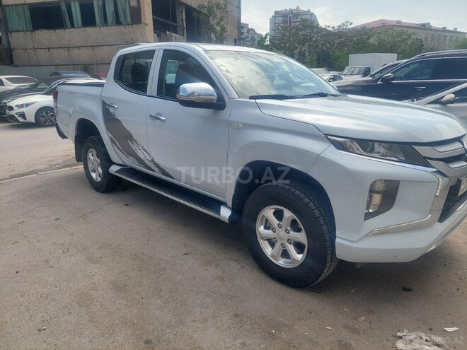 Mitsubishi L200 2019, 234,000 km - 2.4 l - Bakı