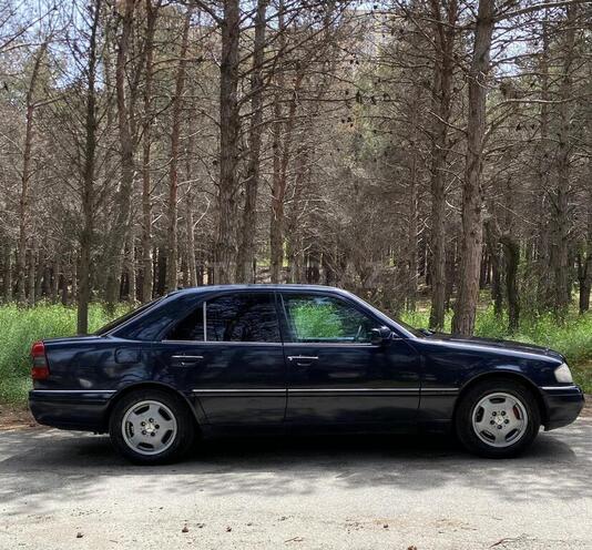 Mercedes C 220 1995, 256,000 km - 2.2 l - Bakı