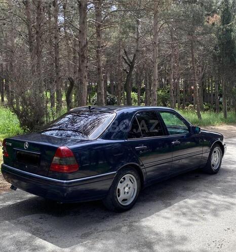 Mercedes C 220 1995, 256,000 km - 2.2 l - Bakı