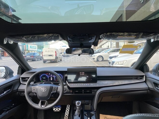 Toyota Camry-13