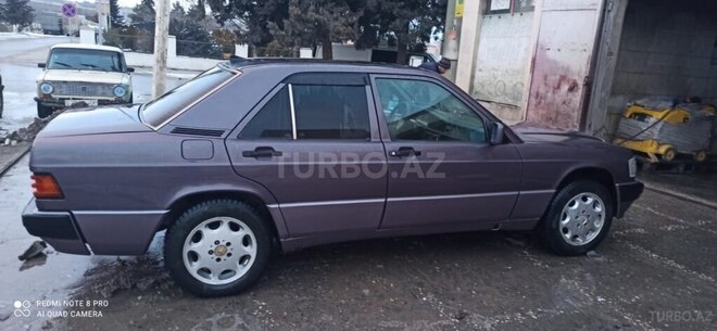 Mercedes 190 1993, 523,222 km - 2.0 l - Quba