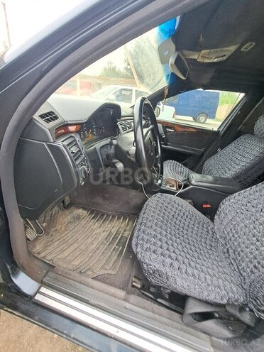 Mercedes E 240 1997, 292,000 km - 2.4 l - Gəncə