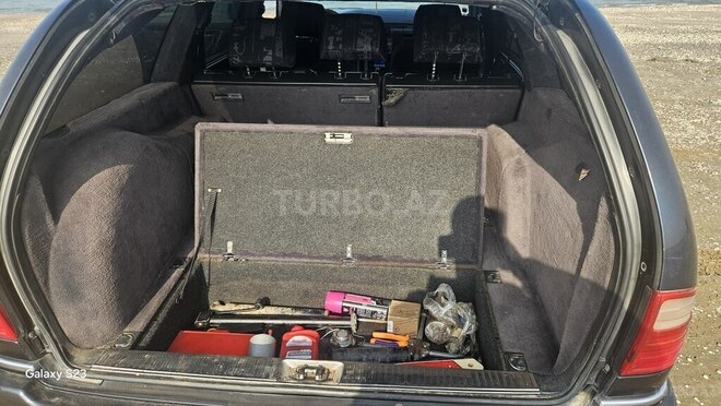 Mercedes E 240 1998, 232,750 km - 2.4 l - Sumqayıt