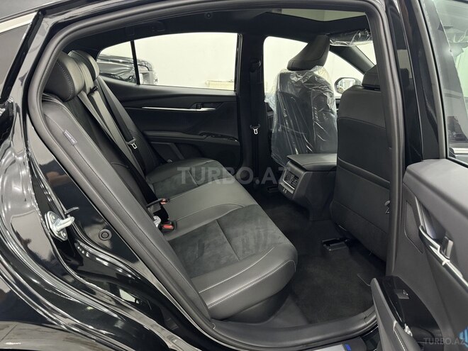 Toyota Camry-13