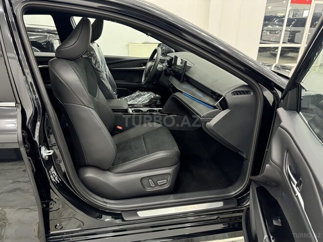 Toyota Camry-15