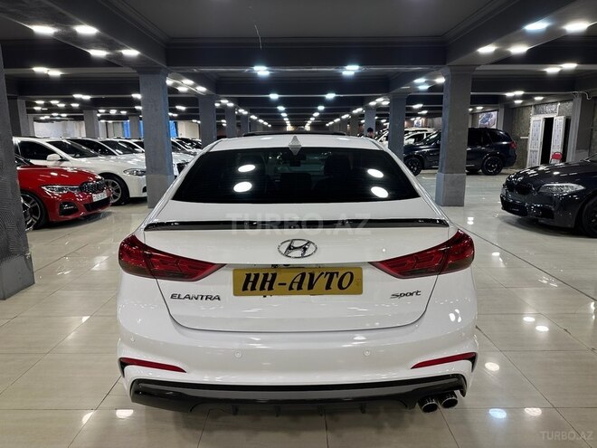 Hyundai Elantra-5