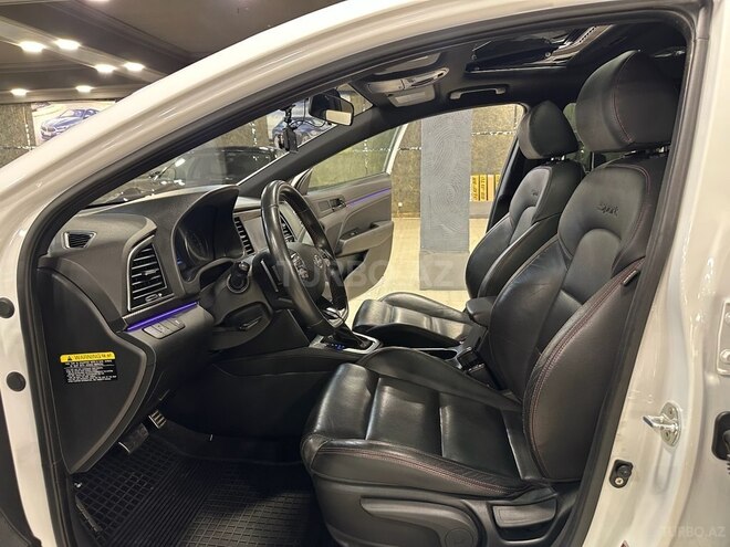 Hyundai Elantra-7