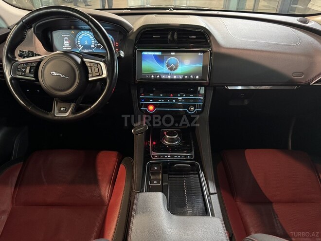 Jaguar F-Pace R-9