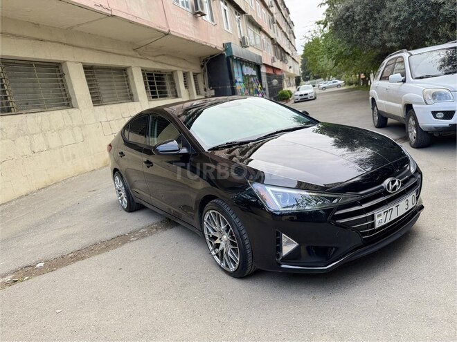 Hyundai Elantra 2018, 80,000 km - 2.0 l - Bakı