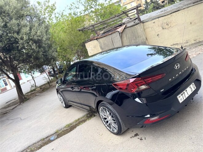 Hyundai Elantra 2018, 80,000 km - 2.0 l - Bakı