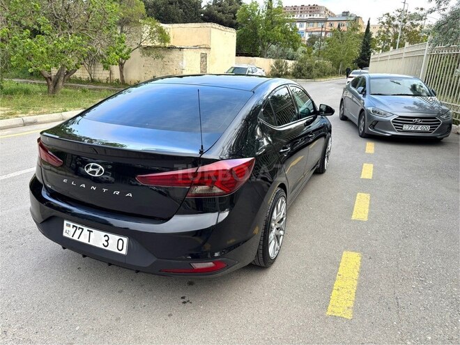 Hyundai Elantra 2018, 80,000 km - 2.0 l - Bakı