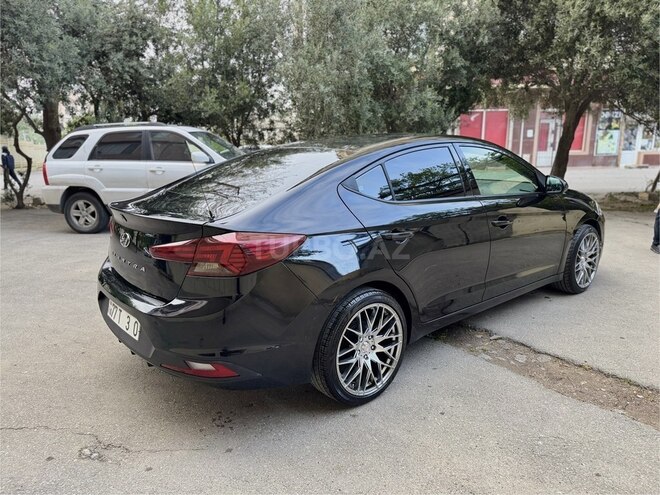 Hyundai Elantra 2018, 80,000 km - 2.0 l - Bakı