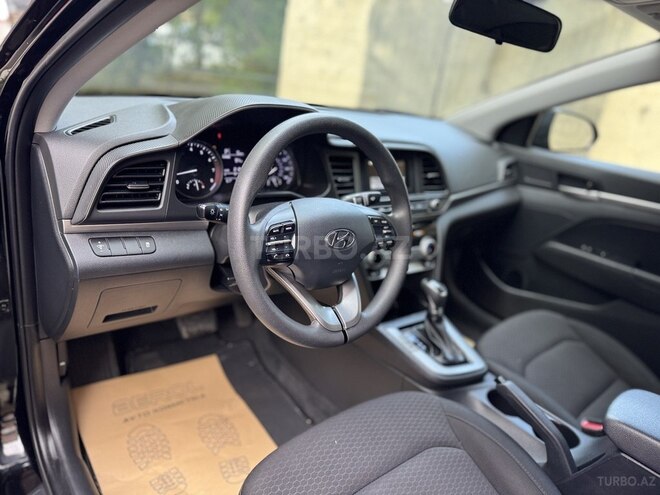 Hyundai Elantra 2018, 80,000 km - 2.0 l - Bakı