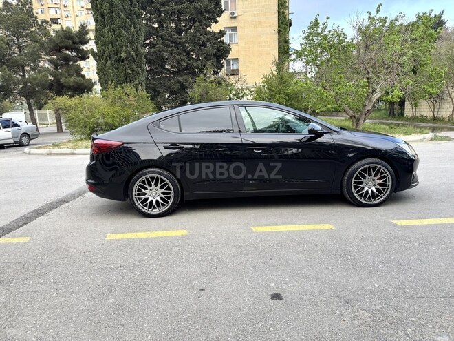 Hyundai Elantra 2018, 80,000 km - 2.0 l - Bakı