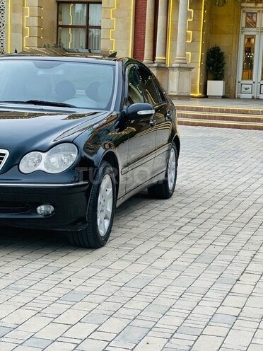 Mercedes C 240 2004, 300,000 km - 2.4 l - Bakı