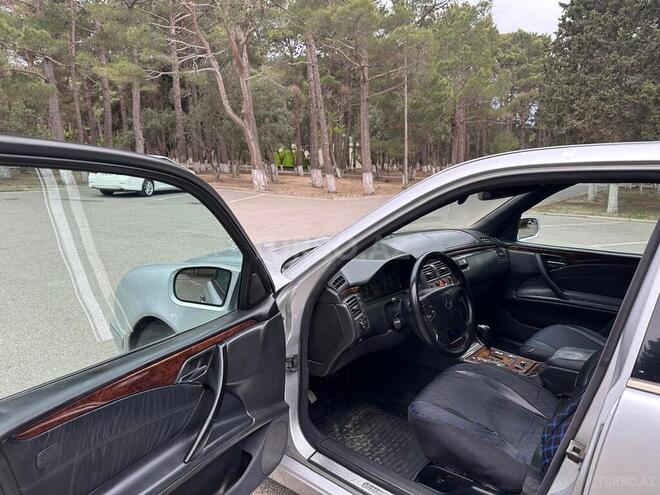 Mercedes E 270 2000, 334,000 km - 2.7 l - Sumqayıt
