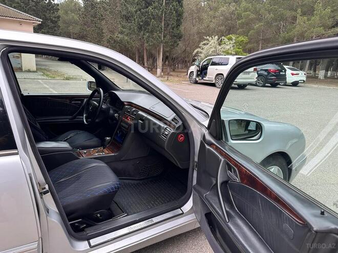 Mercedes E 270 2000, 334,000 km - 2.7 l - Sumqayıt