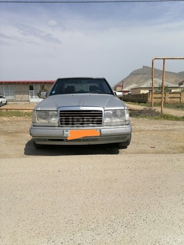 Mercedes E 200 1993, 135,000 km - 2.0 l - Bakı