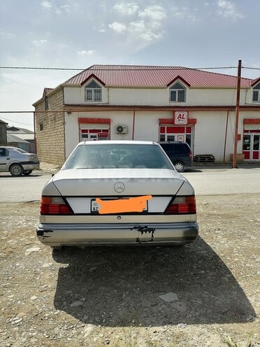 Mercedes E 200 1993, 135,000 km - 2.0 l - Bakı