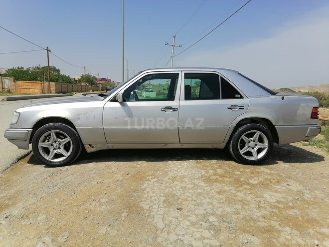 Mercedes E 200 1993, 135,000 km - 2.0 l - Bakı