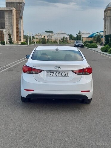 Hyundai Elantra 2015, 100,000 km - 1.8 л - Ucar
