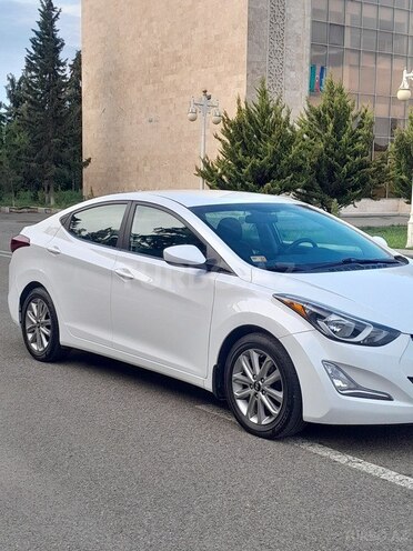 Hyundai Elantra 2015, 100,000 km - 1.8 л - Ucar