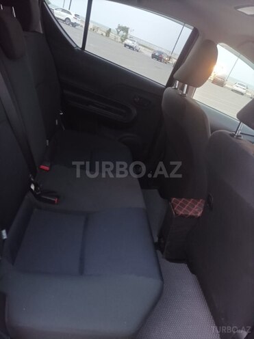Toyota Aqua 2017, 135,000 km - 1.5 l - Bakı
