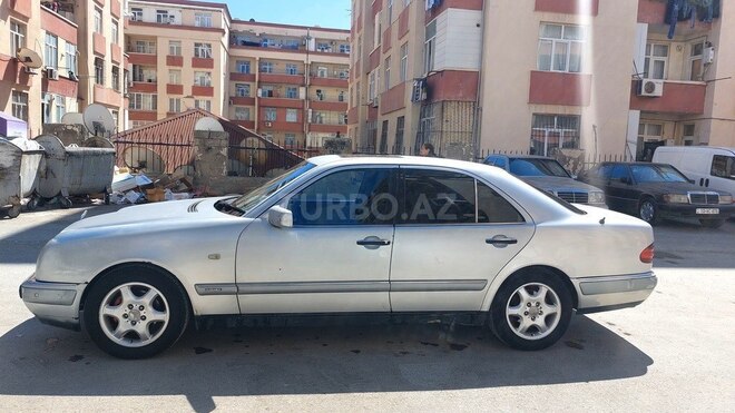 Mercedes E 230 1997, 426,676 km - 2.3 l - Bakı