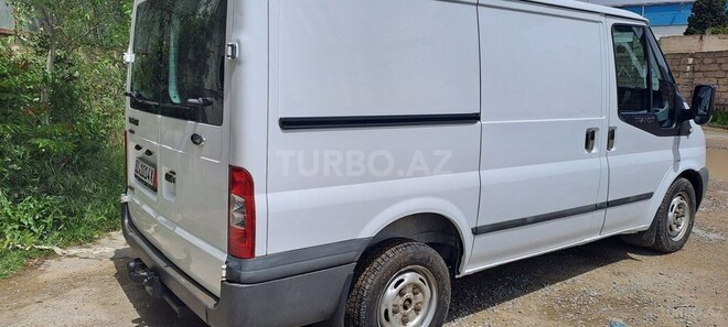 Ford Transit-4
