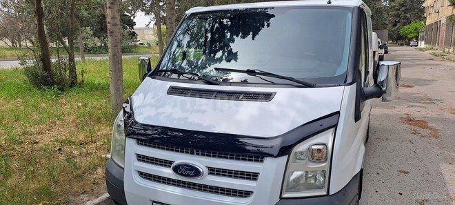 Ford Transit-9