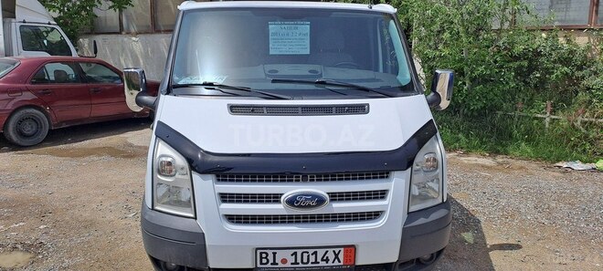 Ford Transit-8