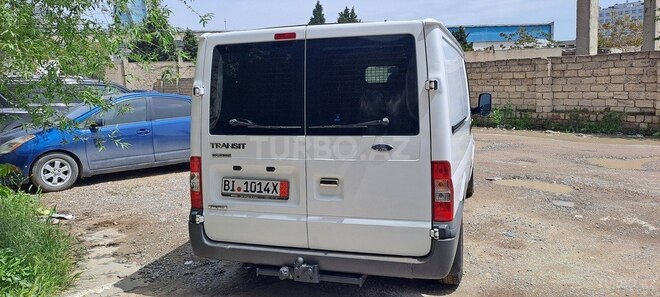 Ford Transit-5
