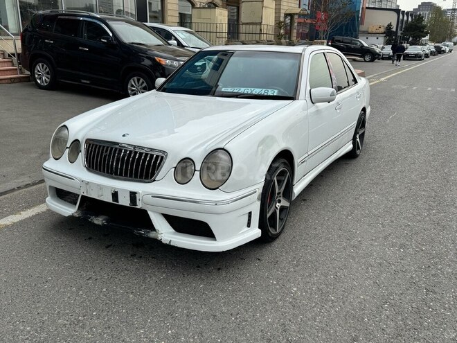Mercedes E 240 1999, 247,500 km - 2.4 l - Sumqayıt