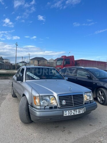 Mercedes E 220 1995, 453,171 km - 2.2 l - Bakı