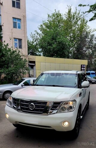 Nissan Patrol 2012, 178,000 km - 5.6 l - Bakı