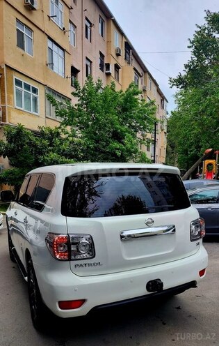 Nissan Patrol 2012, 178,000 km - 5.6 l - Bakı