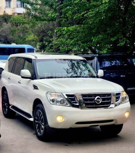 Nissan Patrol 2012, 178,000 km - 5.6 l - Bakı