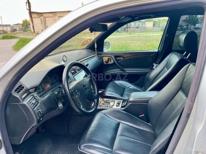 Mercedes E 320 2000, 325,000 km - 3.2 l - Bakı