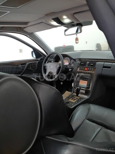 Mercedes E 280 2000, 250,000 km - 2.8 l - İmişli