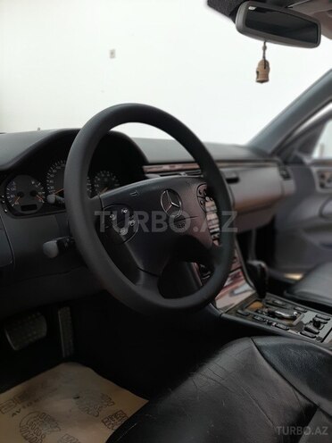 Mercedes E 280 2000, 250,000 km - 2.8 l - İmişli