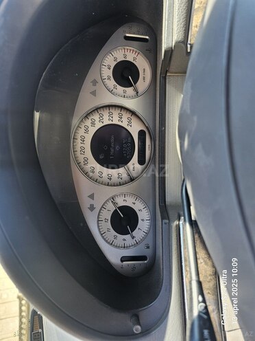 Mercedes E 320 2003, 271,359 km - 3.2 l - Bakı
