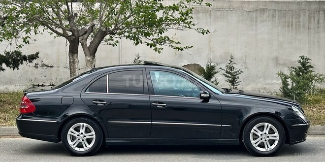 Mercedes E 220 d 2004, 301,000 km - 2.2 l - Bakı