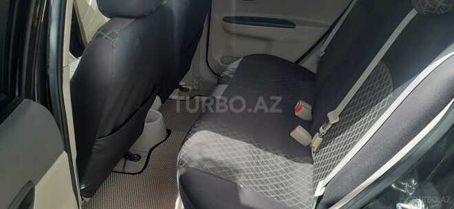 Hyundai Accent-12