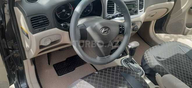 Hyundai Accent-14