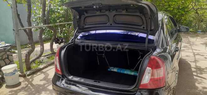 Hyundai Accent-11