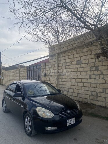 Hyundai Accent-1