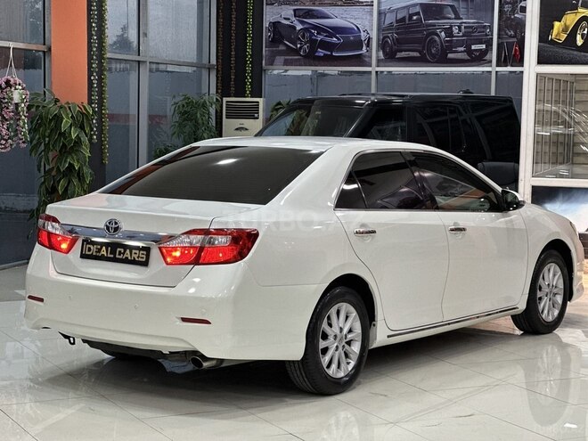 Toyota Camry-6