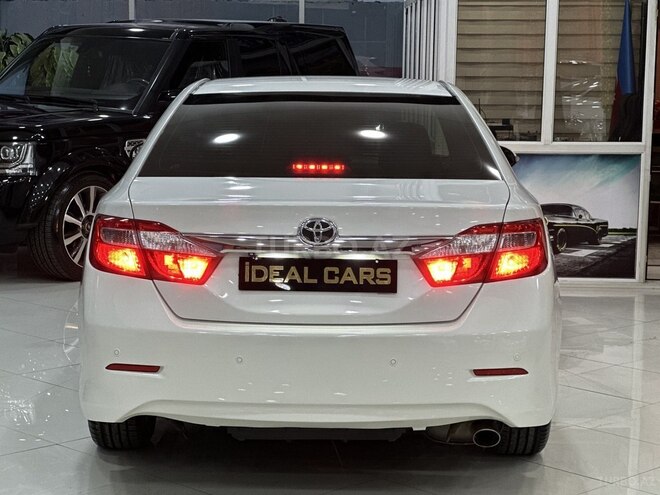 Toyota Camry-10