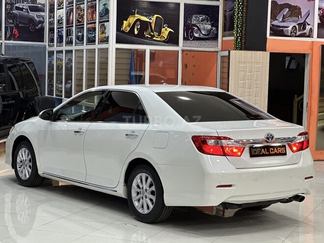 Toyota Camry-9