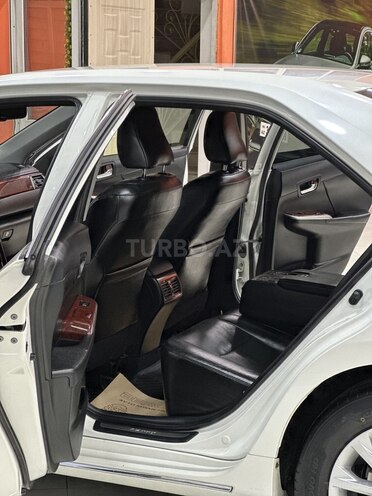 Toyota Camry-30